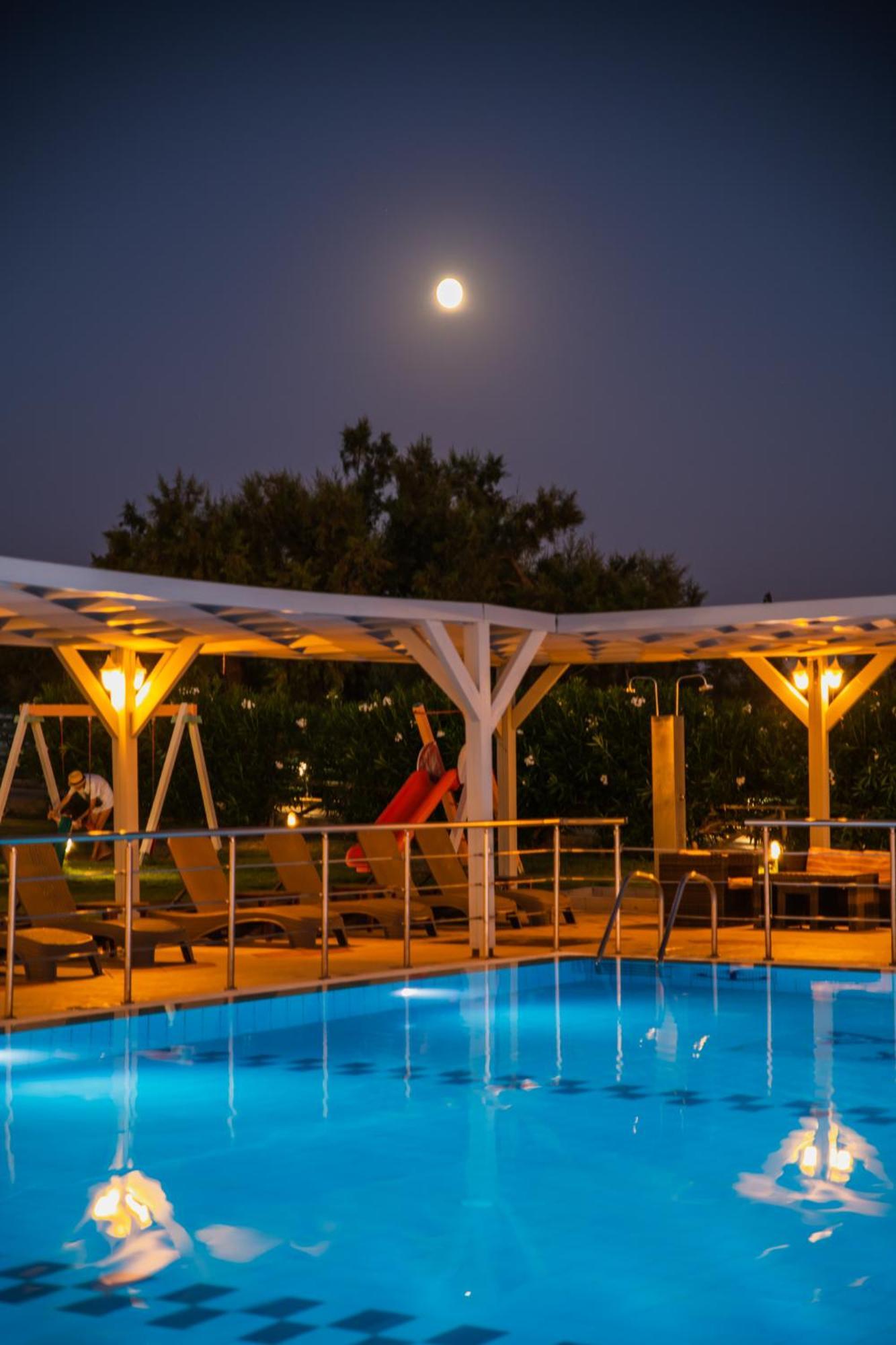 Mesogeios Hotel Маратополис Екстериор снимка