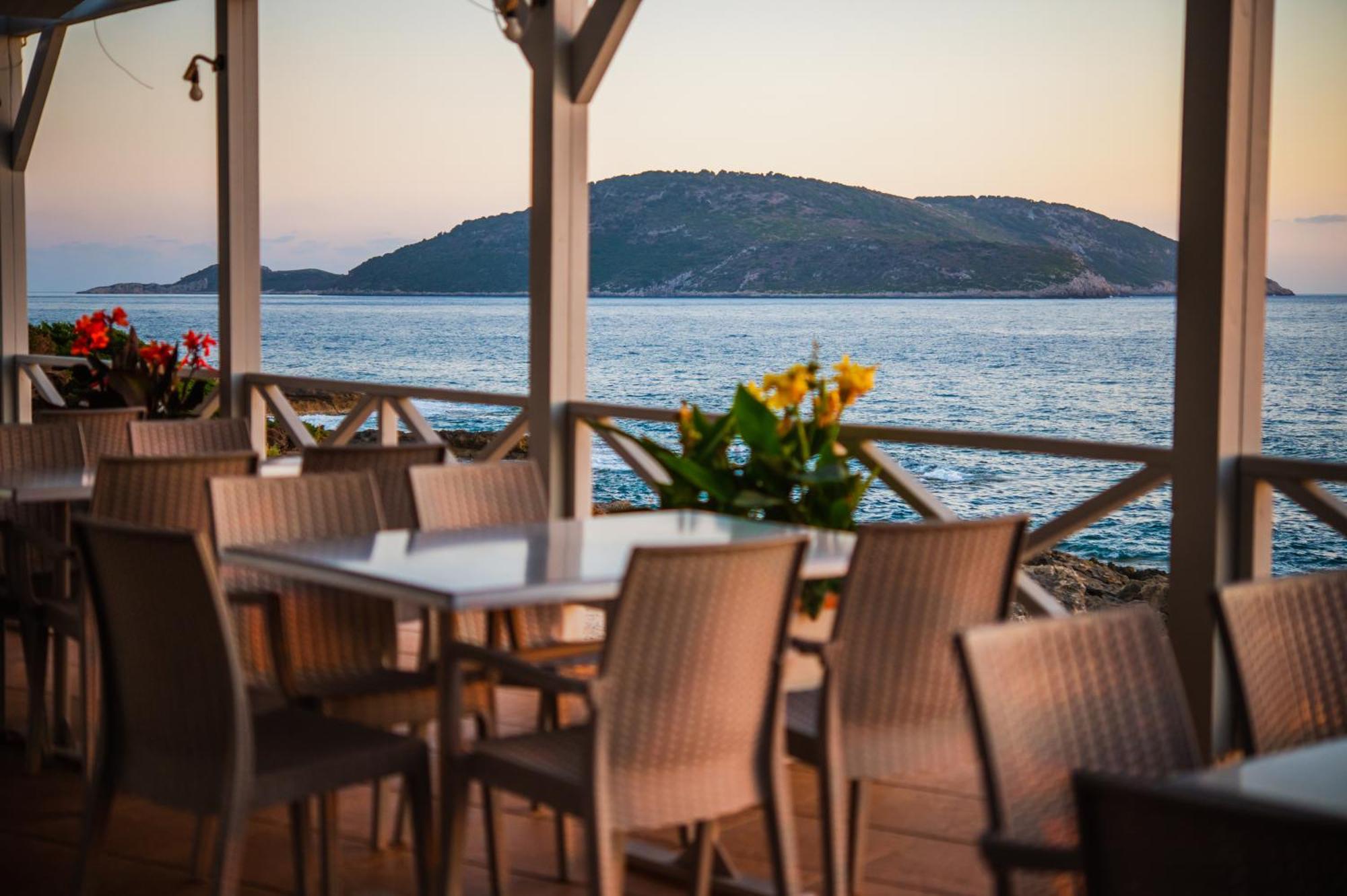 Mesogeios Hotel Маратополис Екстериор снимка